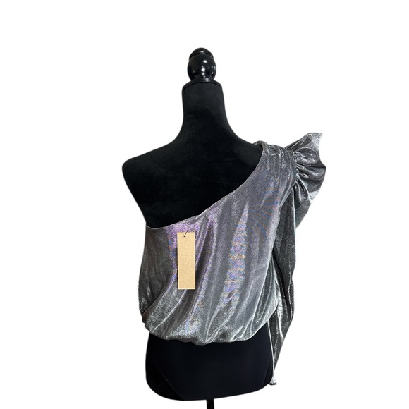 DO+BE Metallic Silver One Shoulder Bow Top Size Small - Picture 4 of 8